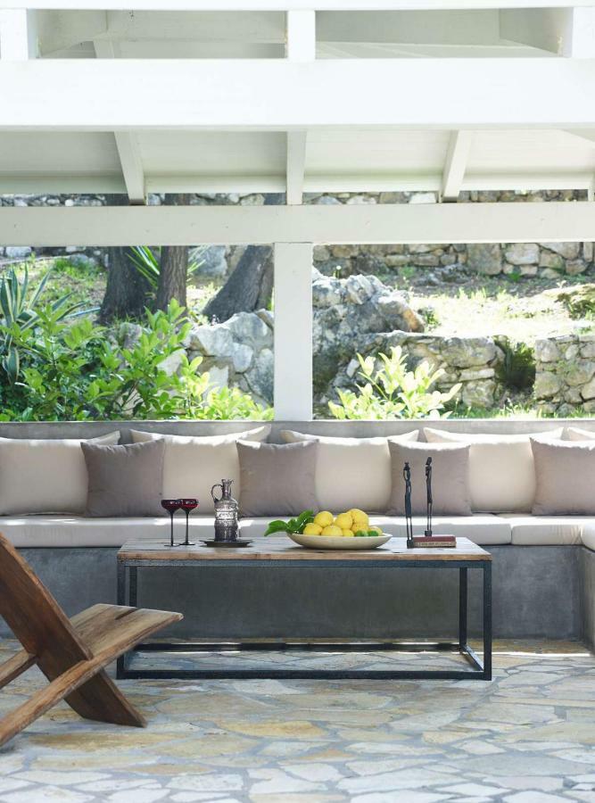Villa Ioli- Beachfront Luxury Igoumenitsa