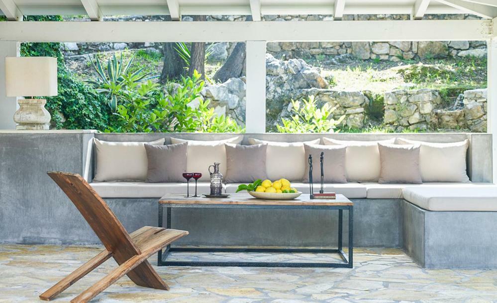 Villa Ioli- Beachfront Luxury *