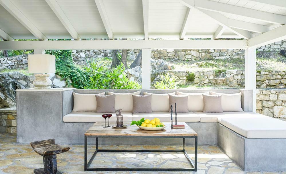 Ioli- Beachfront Luxury *