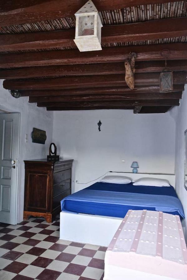 Stunning Town-house In Chora, Holiday home *