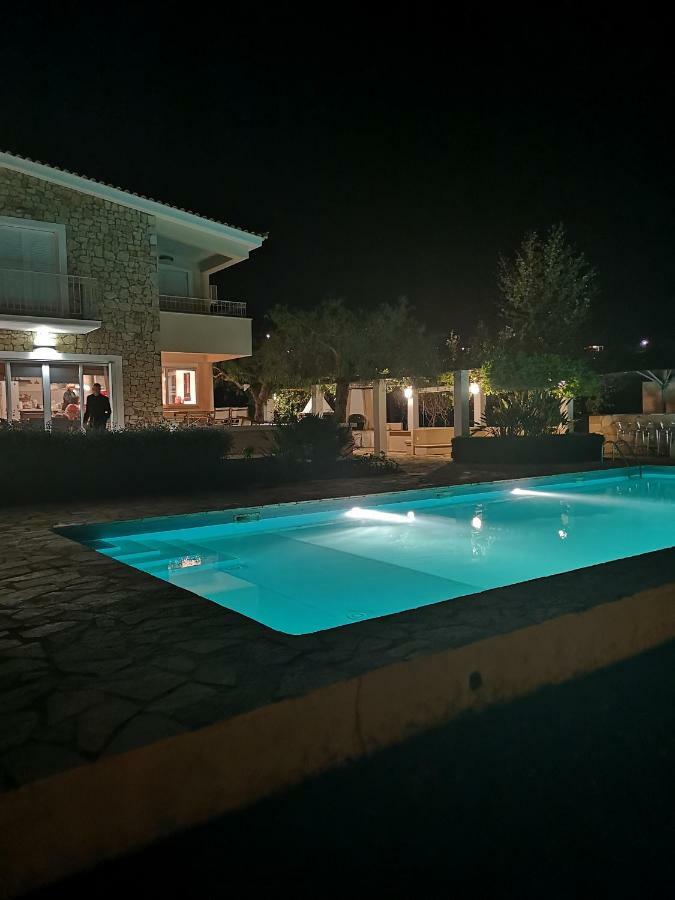Luxury Flora Kiparissia *