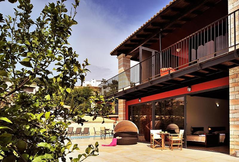 Aparthotel Ornella & 4*