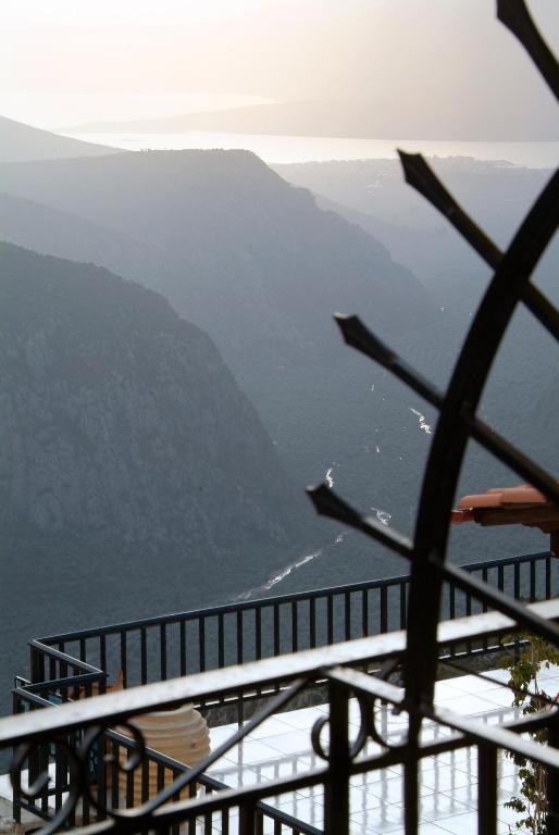 Hotel Varonos Delphi