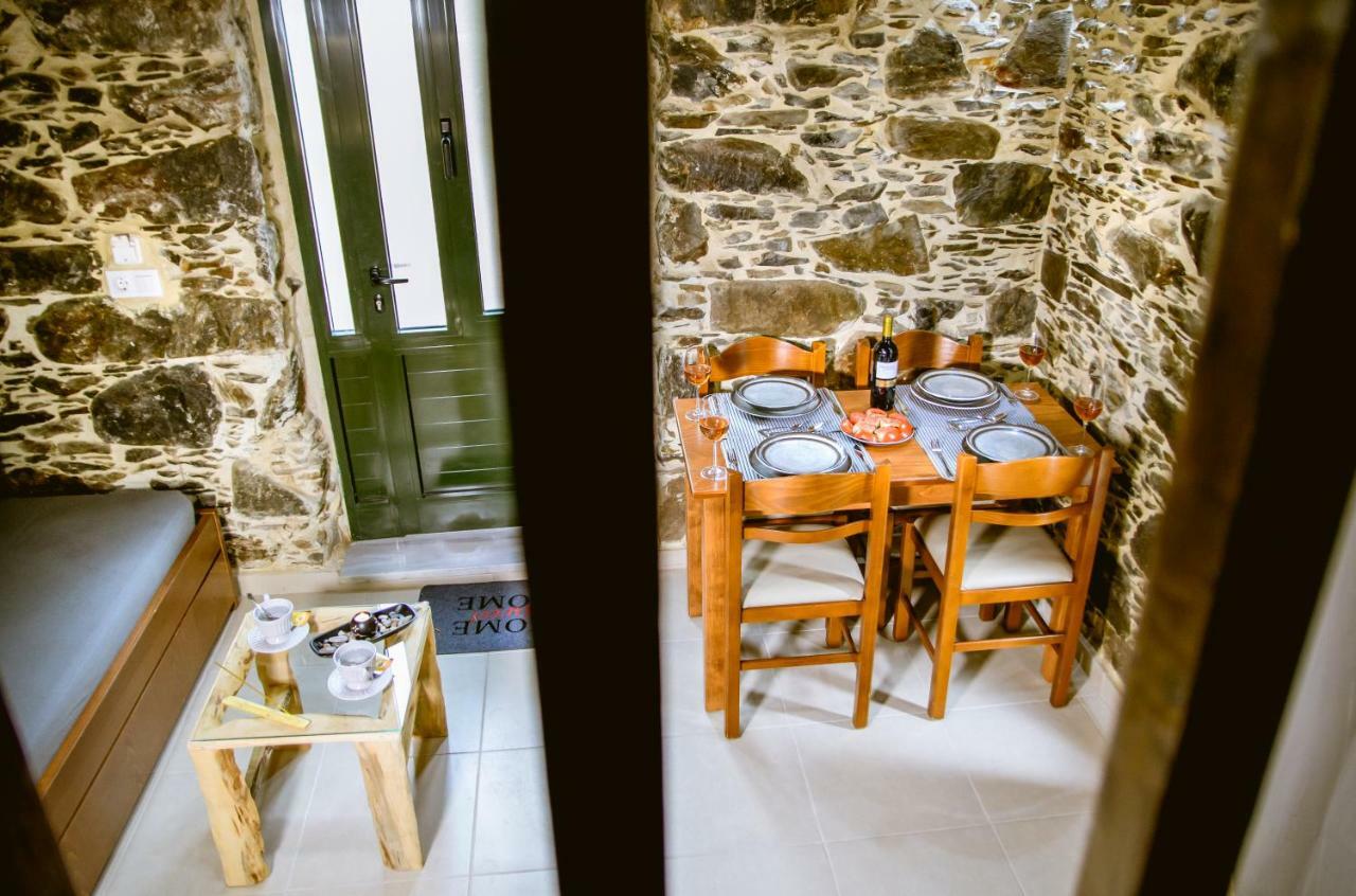 Apartment Ellafos Traditional Living *