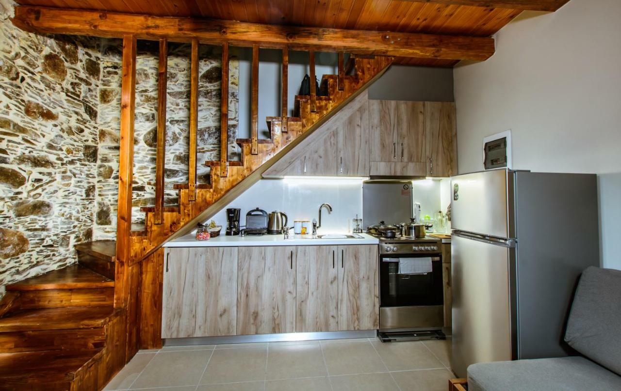 Ellafos Traditional Living Apartment *