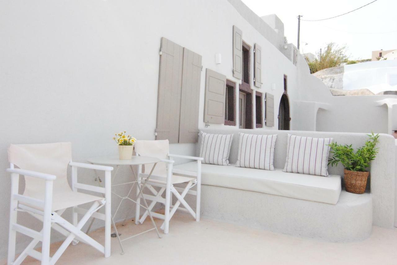 White Grape Guest house Oia (Santorini)