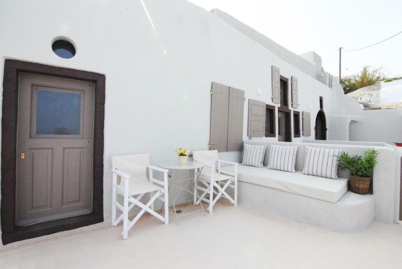 White Grape Guest house Oia (Santorini)