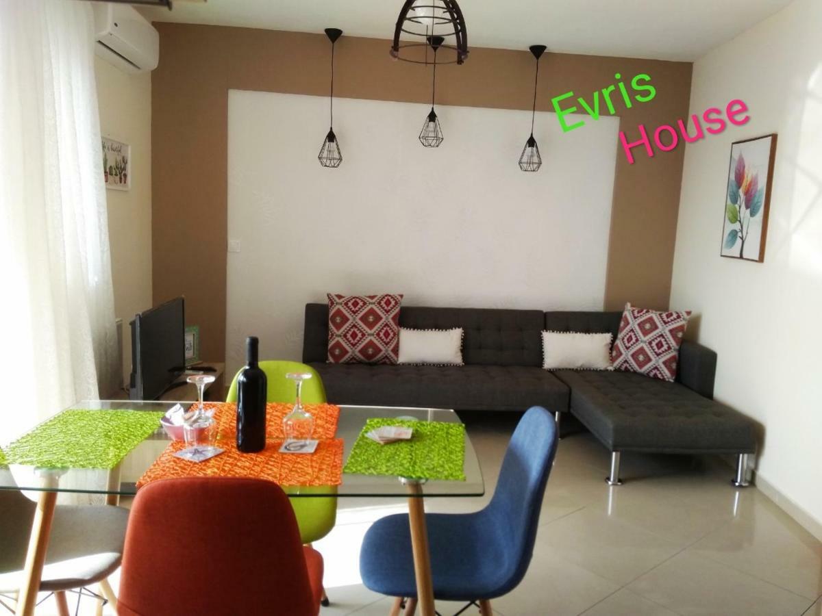 Evris House Color Apartment