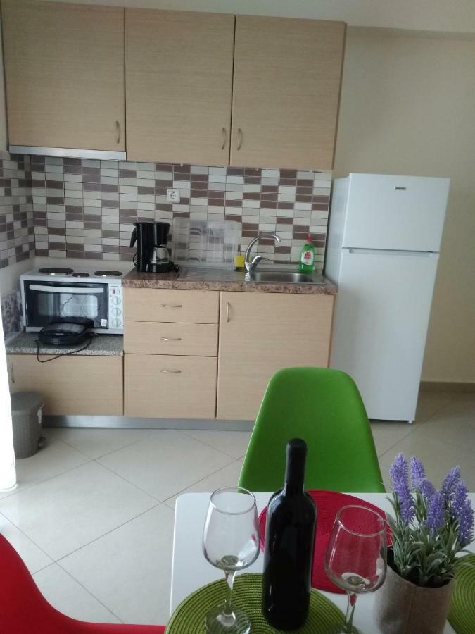 Evris House Color Apartment *