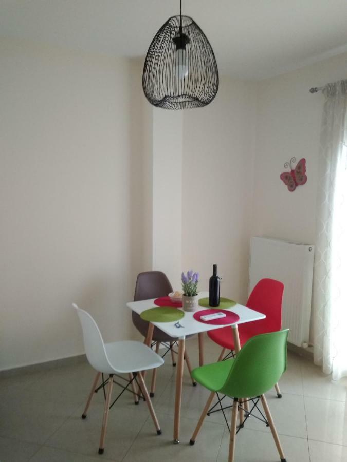 Evris House Color
