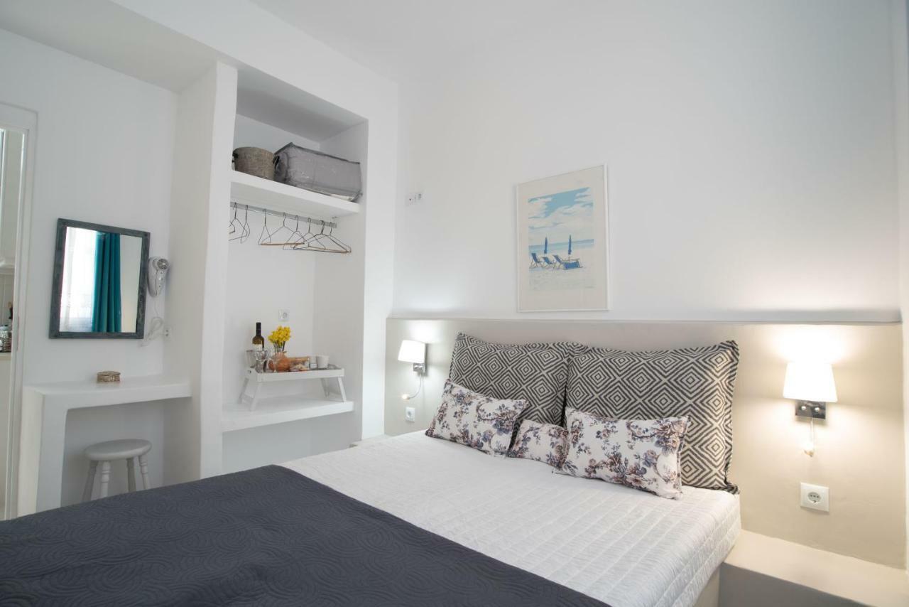 Homebase * Parikia (Paros)