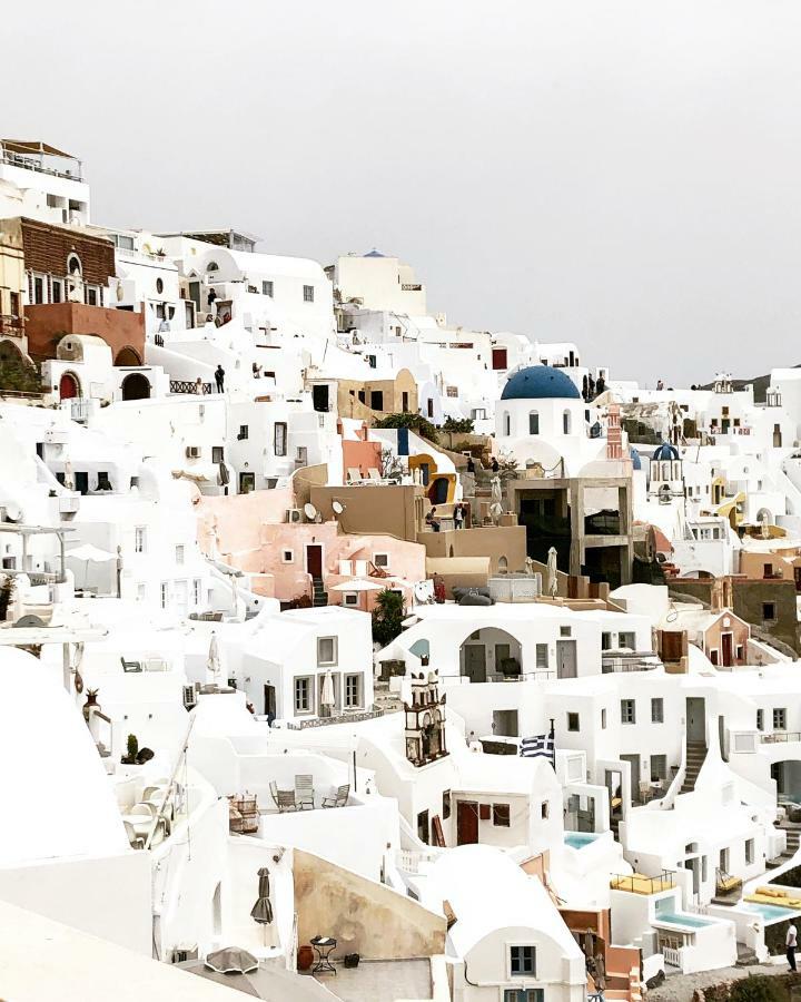 White Grape Oia (Santorini)