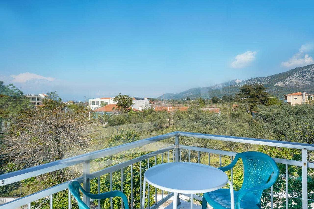 Apartment Lakis *