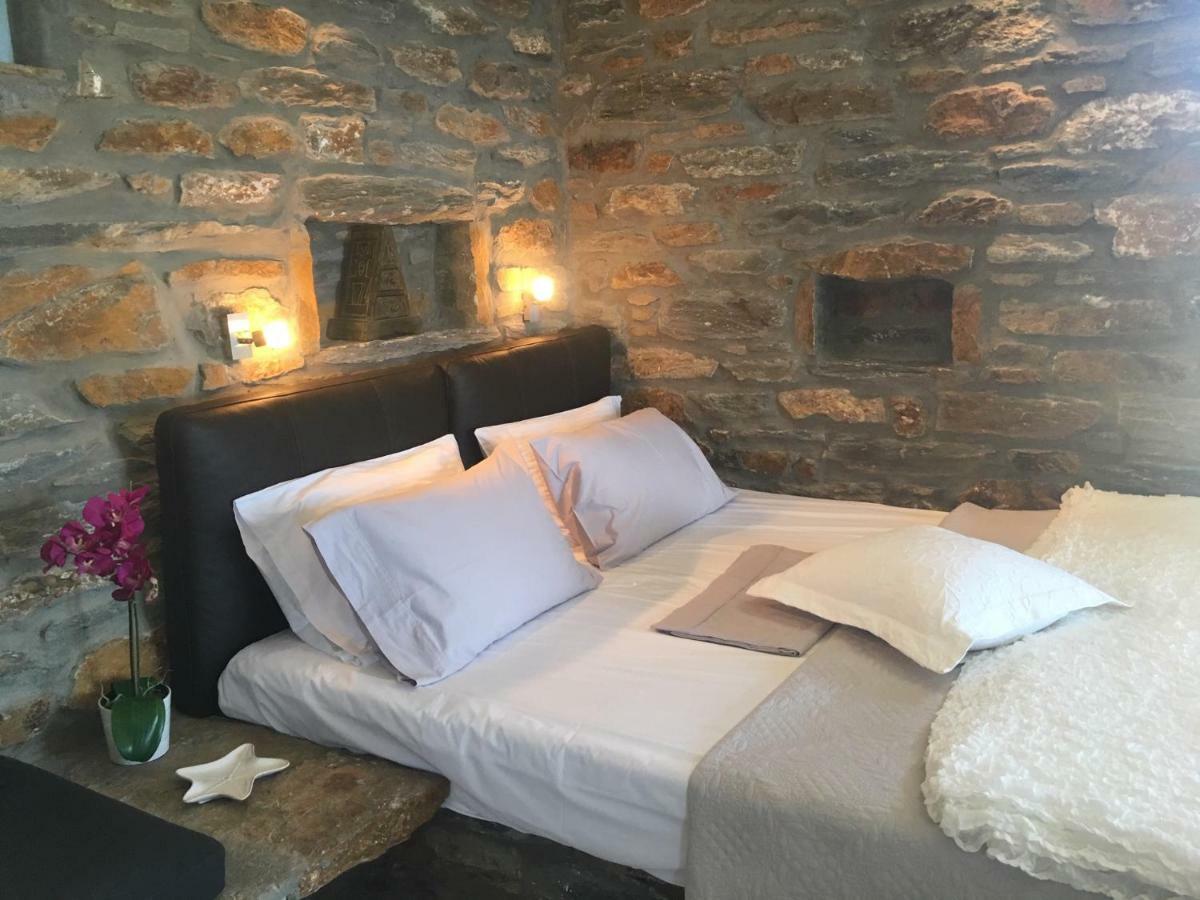 Apartment Studio O - Self Catering Vourkari