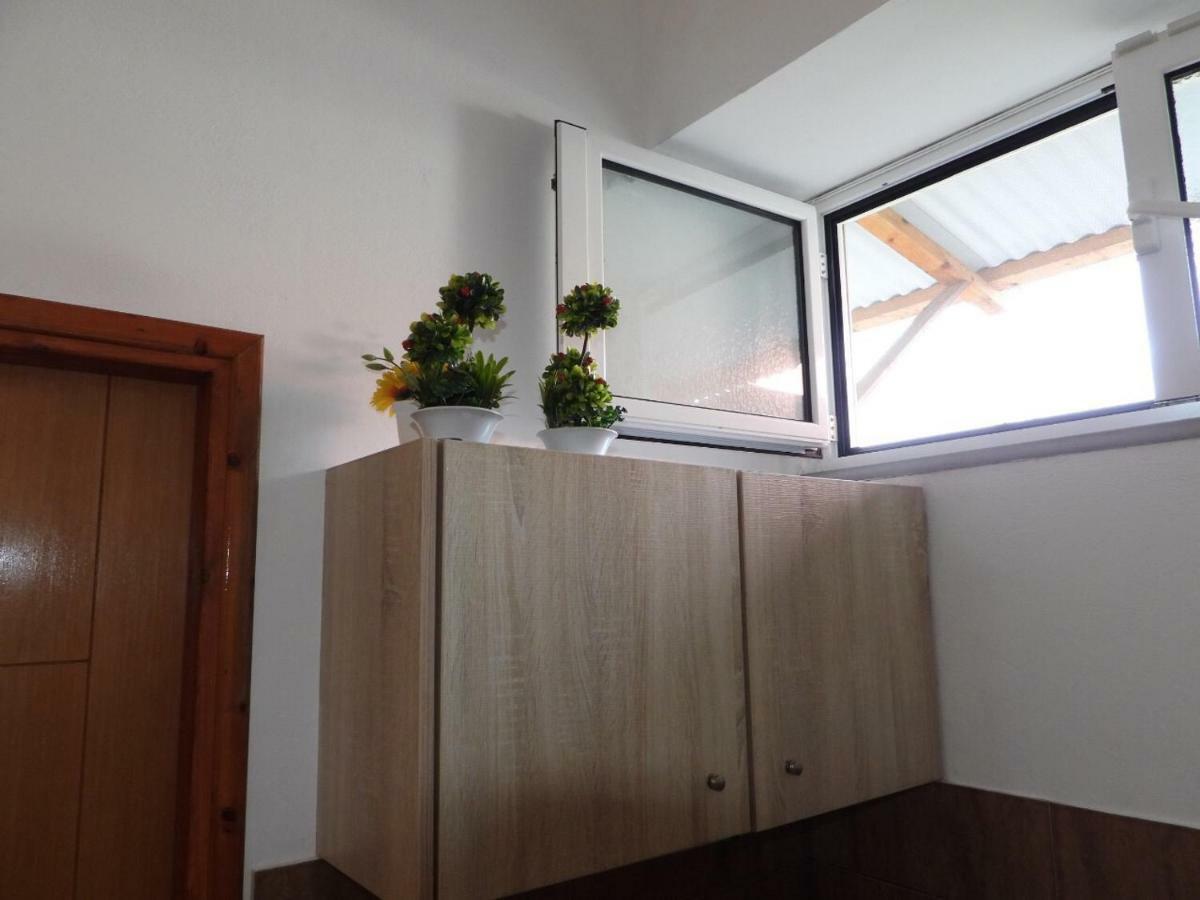 House 2 Guest house *