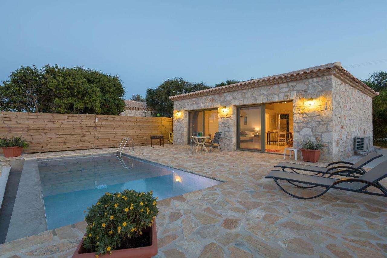 David's - Private Pool & Scenic Surroundings