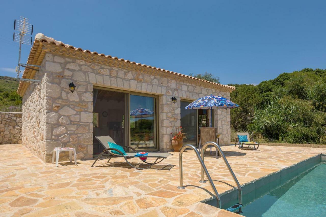 David's - Private Pool & Scenic Surroundings *