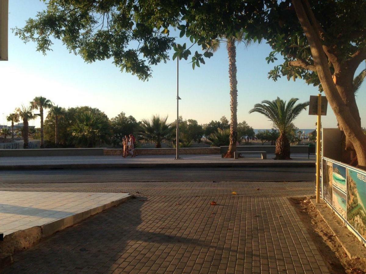 Korona Beach Iiiι * Rethymno (Crete)