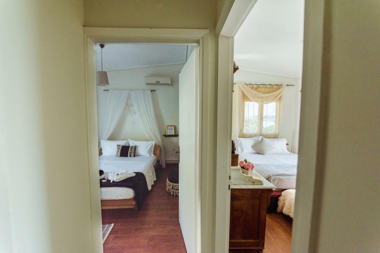 Akadimia Luxury