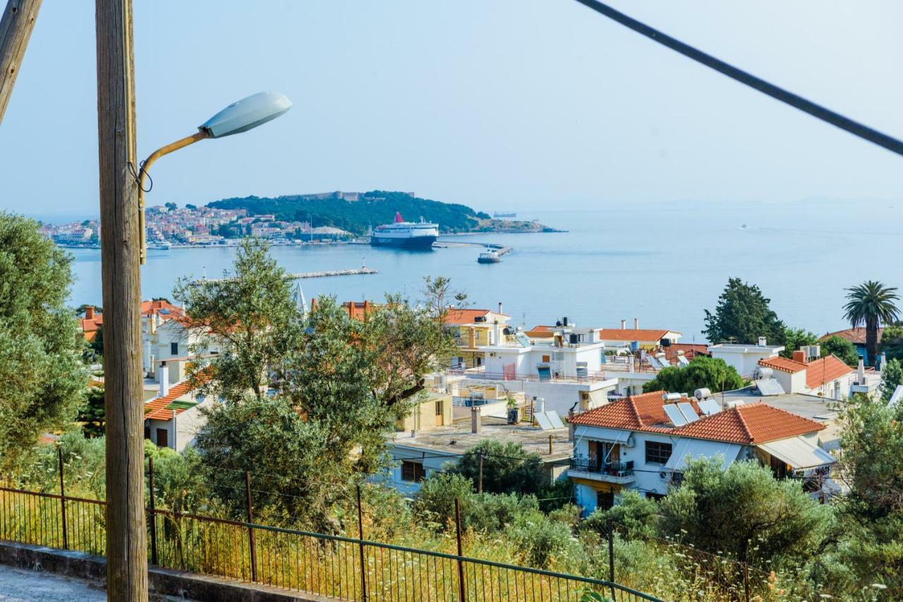Akadimia Luxury