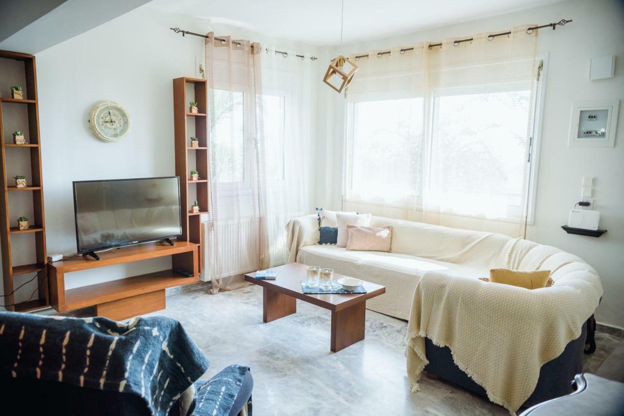 Akadimia Luxury