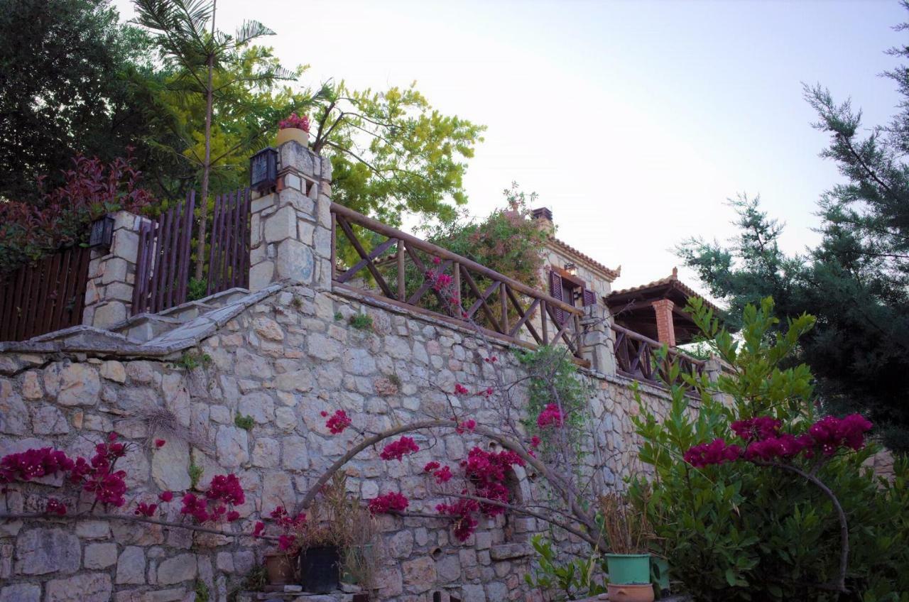 Villa Vozas - Traditional With Great View Tragaki