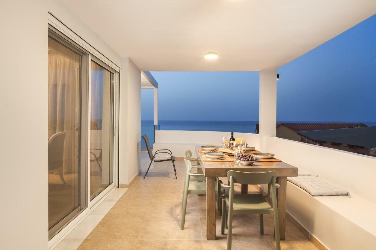 Niki's - Luxury Seaview Villa! Villa