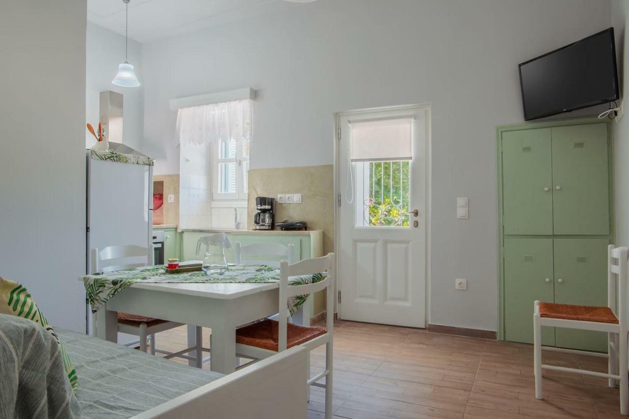 Karastamati's Tower House Apartment