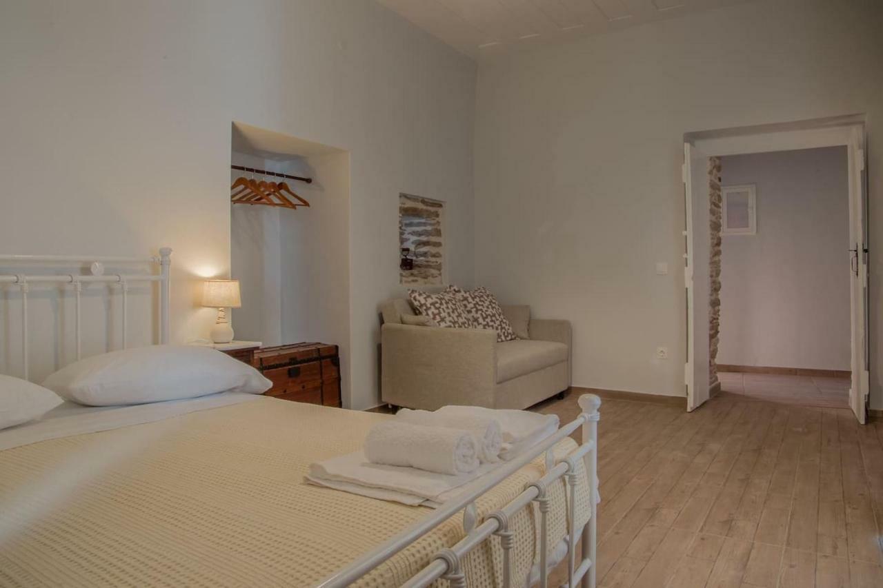 Apartment Karastamati's Tower House Apikia (Andros)