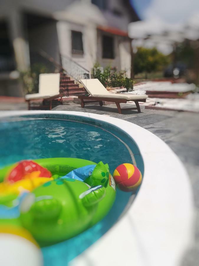 Rural Private Pool, Bbq, Court ,20' Airport * Nea Kallikrateia