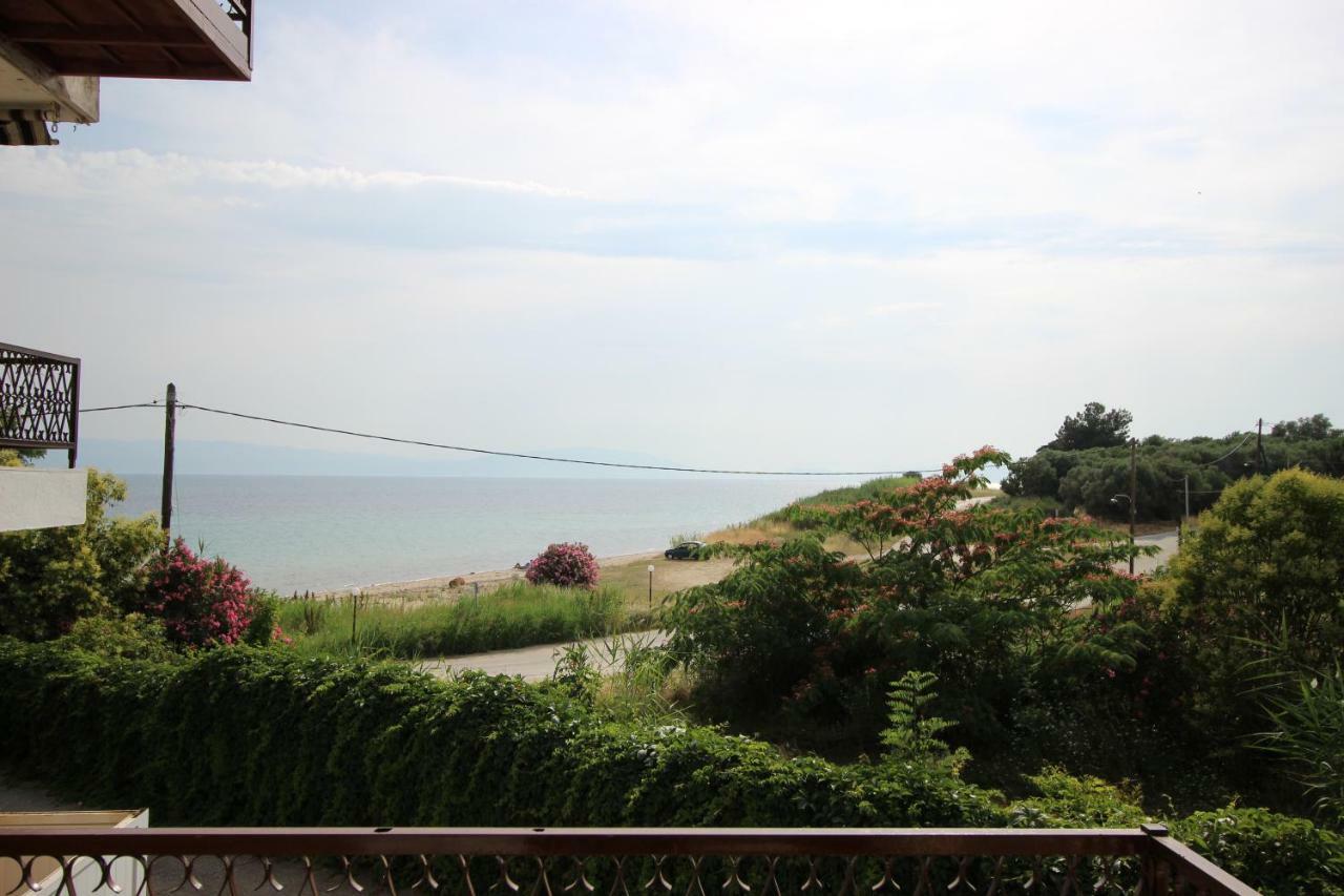 Kariani Beach Apartment *