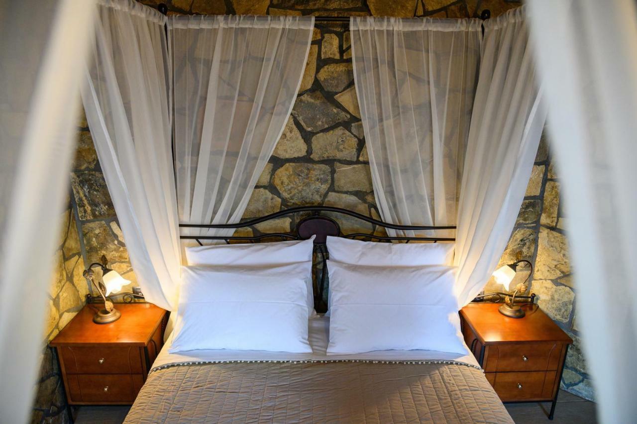 Oneiro Luxury ~ Nature, Serenity, View Villa *