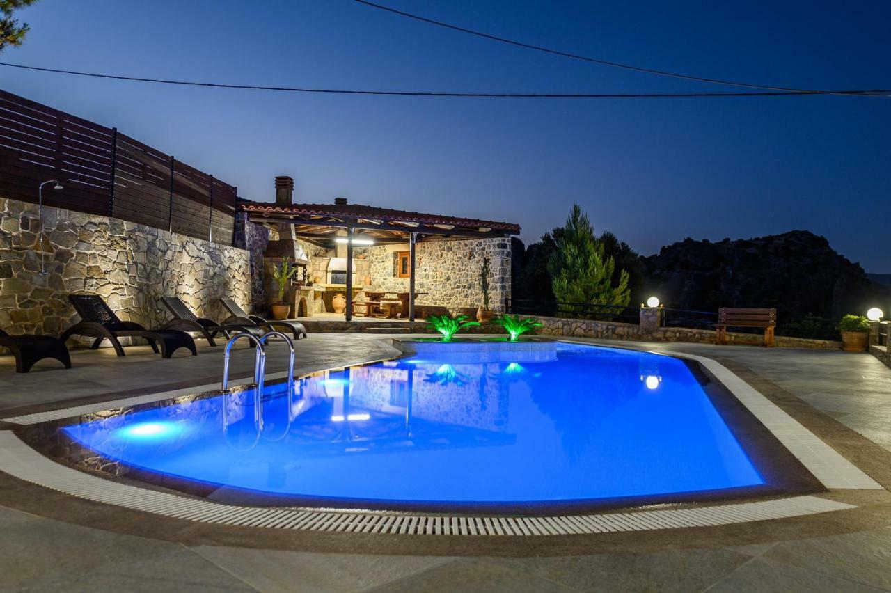 Oneiro Luxury ~ Nature, Serenity, View