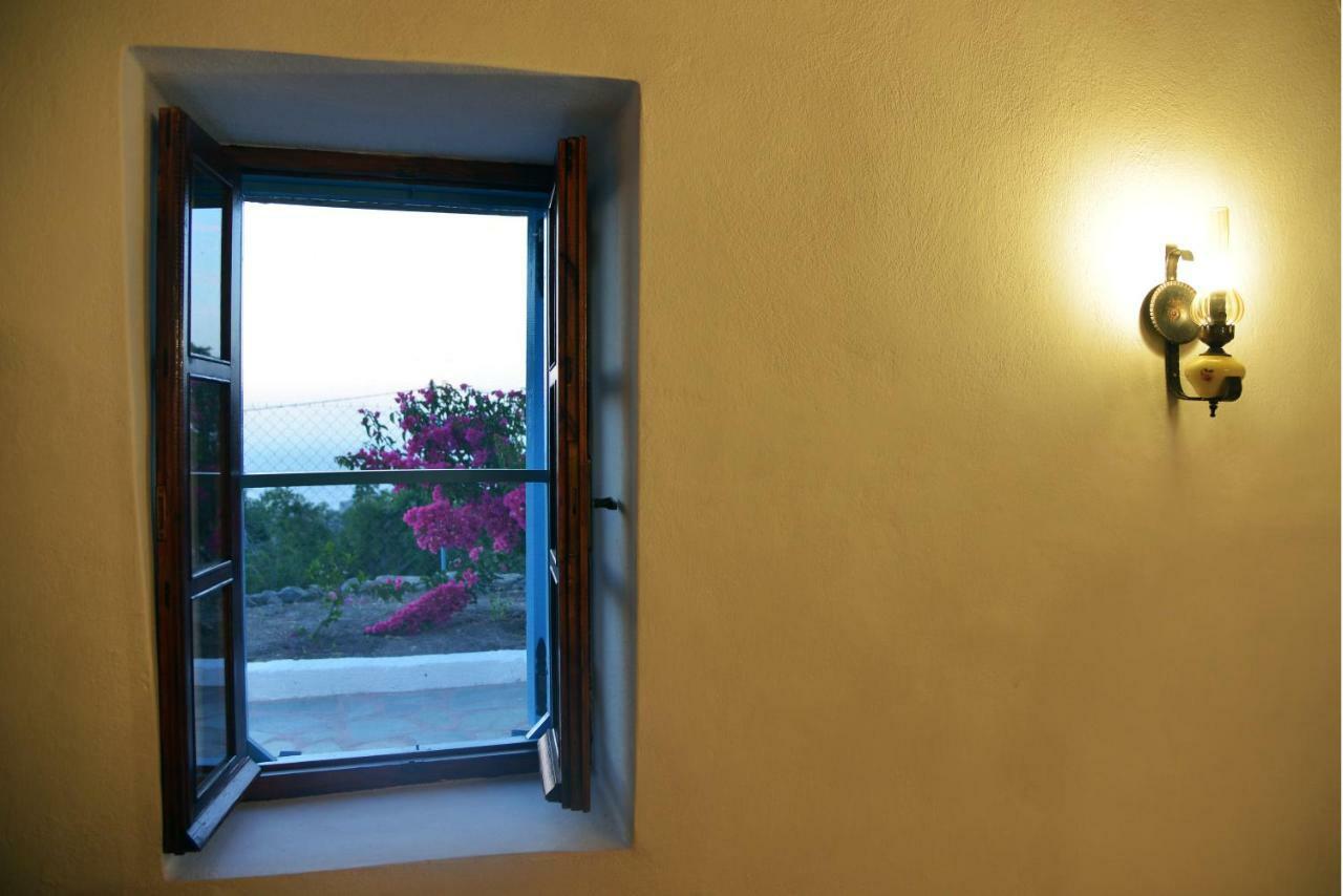 «astrofeggia» A Private Stone House Nature-seaview