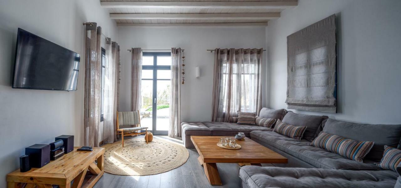 Myconian Platinum Senior & Deluxe Villa Kalafatis