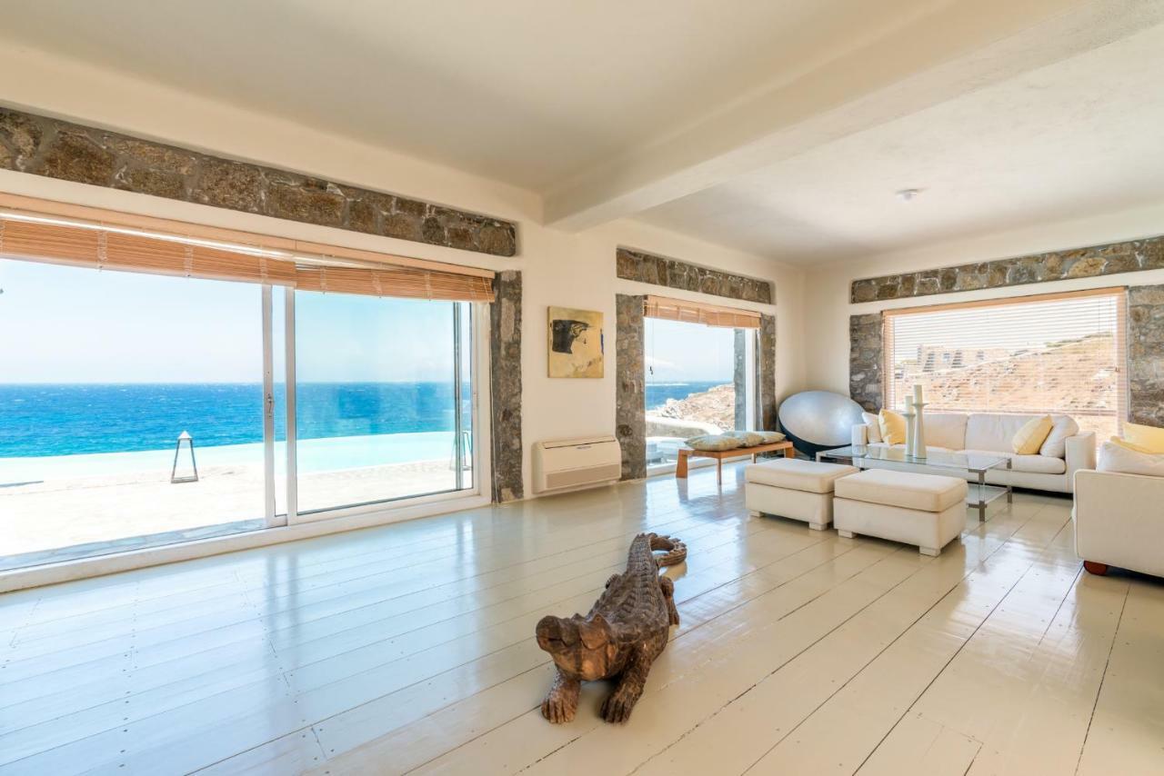 Coventina, Ornos - Cavo Delos, Mykonos