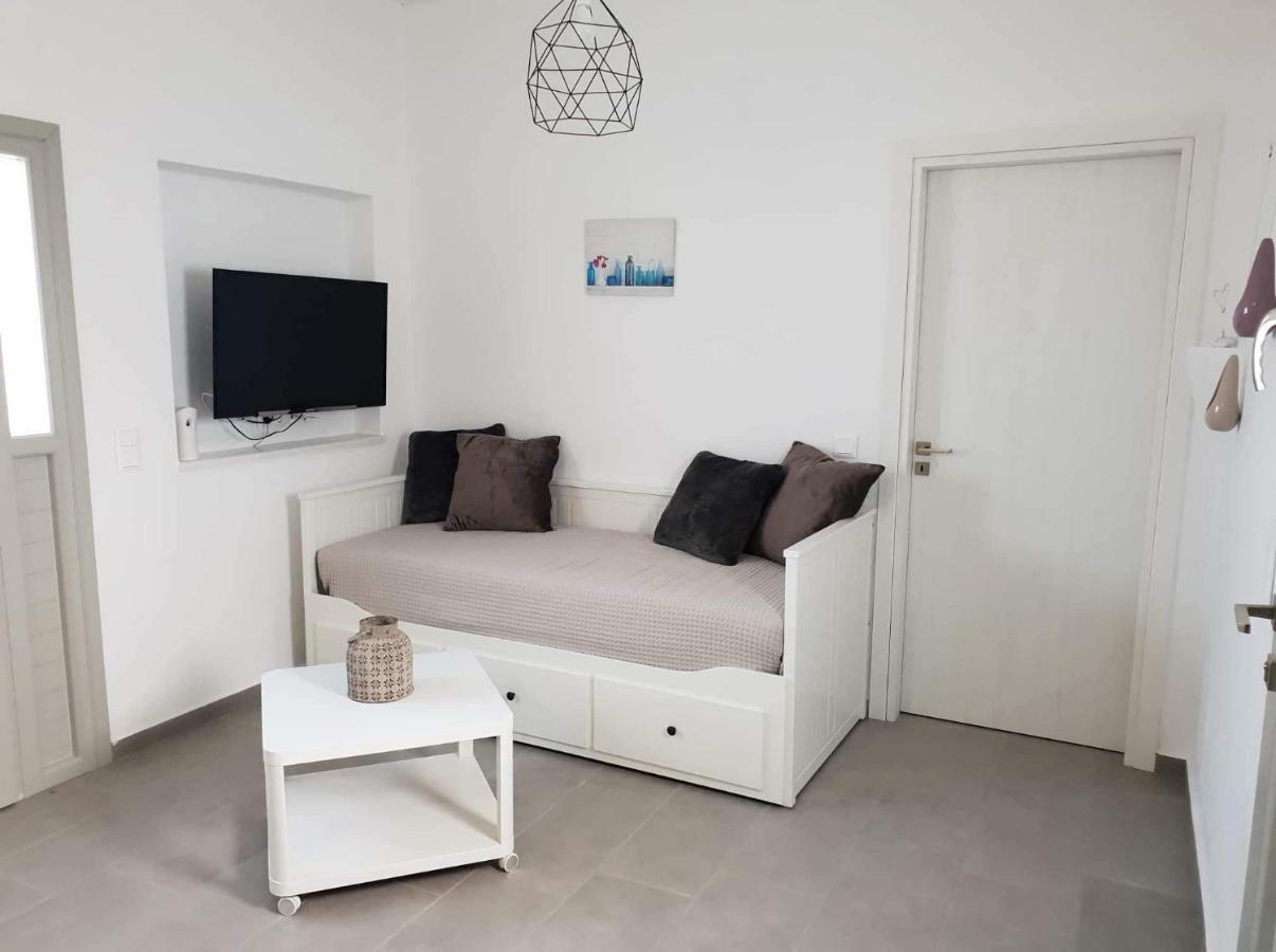 & Waves House * Andiparos