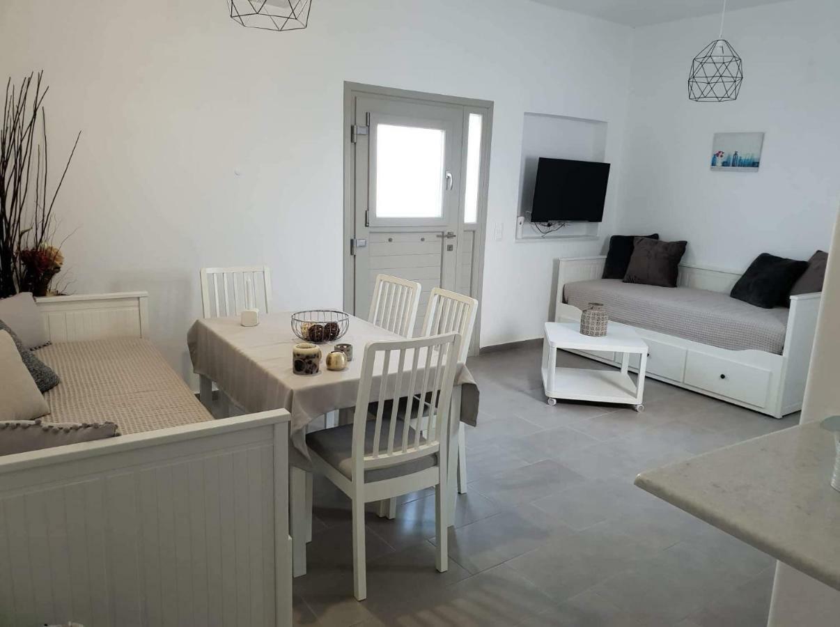Apartment & Waves House *
