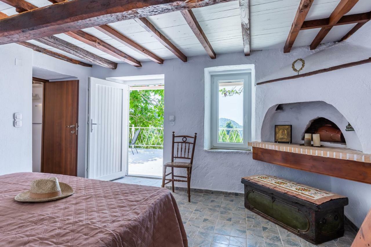 Pyrgos Holiday home *