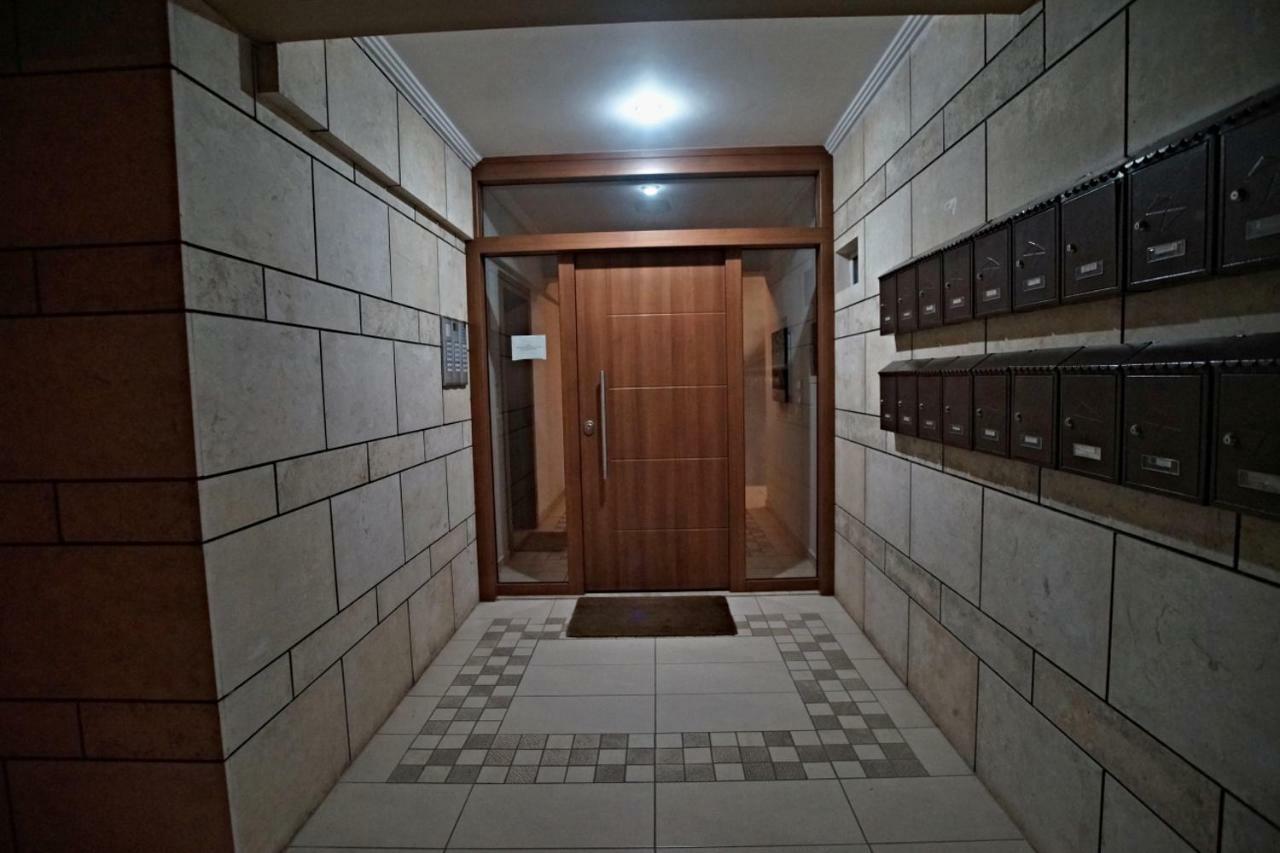 Charming Near Center And The Sea Apartment Athens
