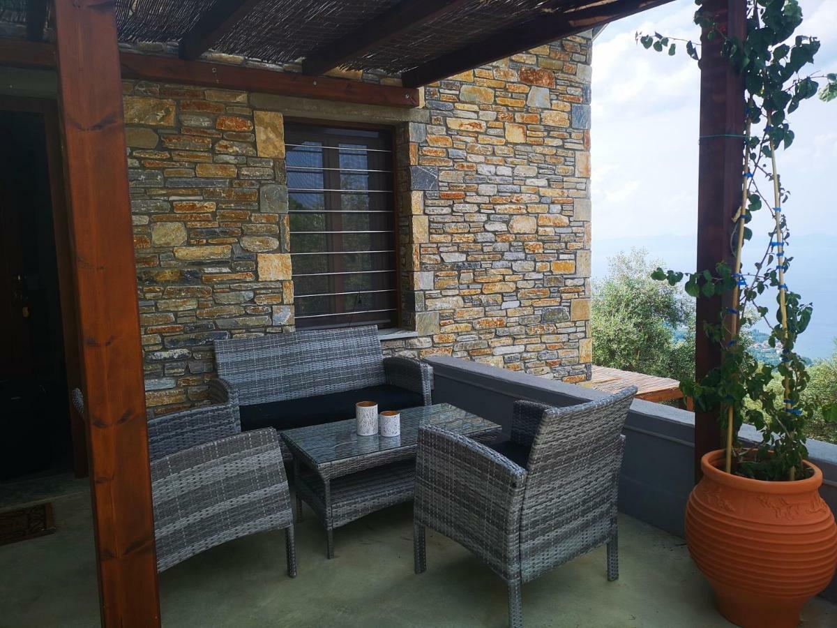 Gems Of Pinakates Villa