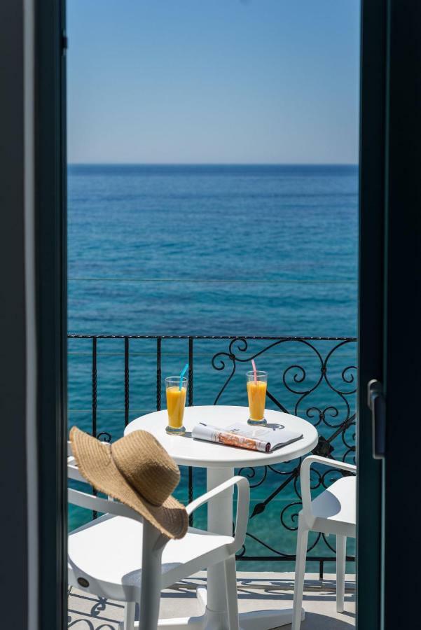 Aparthotel Samaria By The Sea