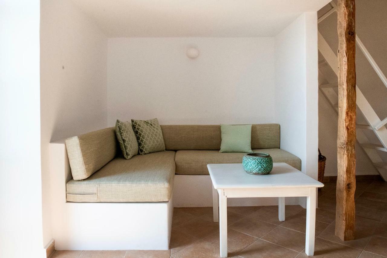 Villa Positivespace Olive Tree *