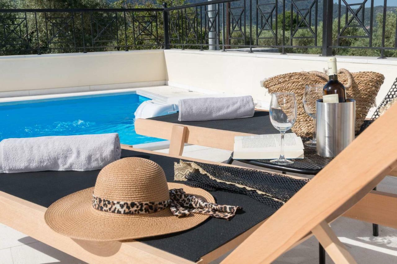 Villa Arsenoi's Pool *