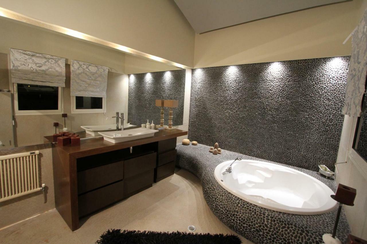 Aerides Luxury *