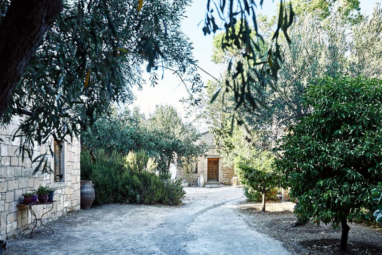 Guest house Nikolaou Art