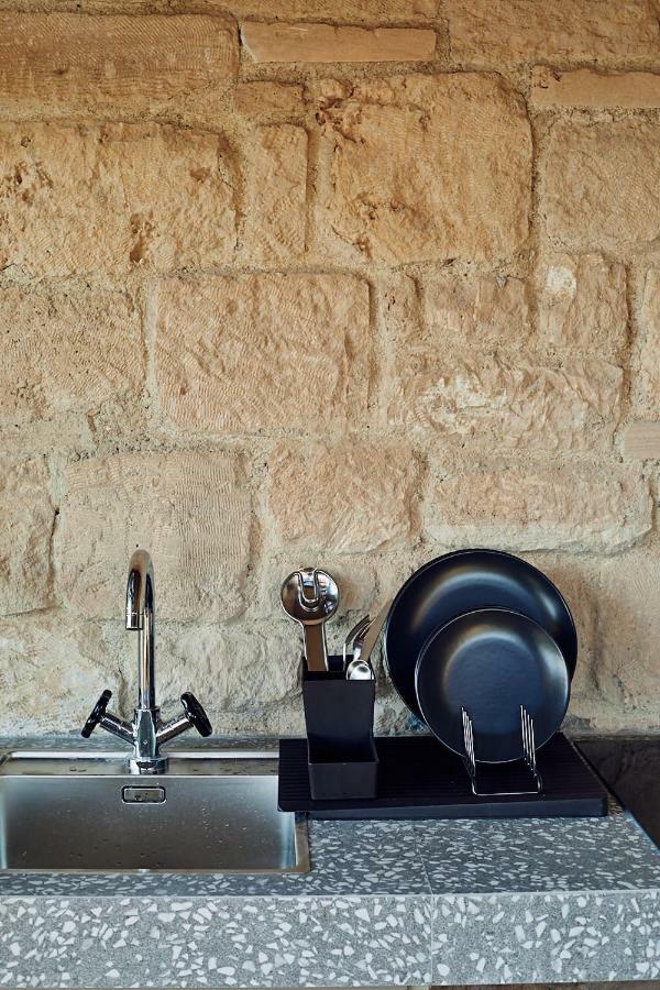 Nikolaou Art Guest house
