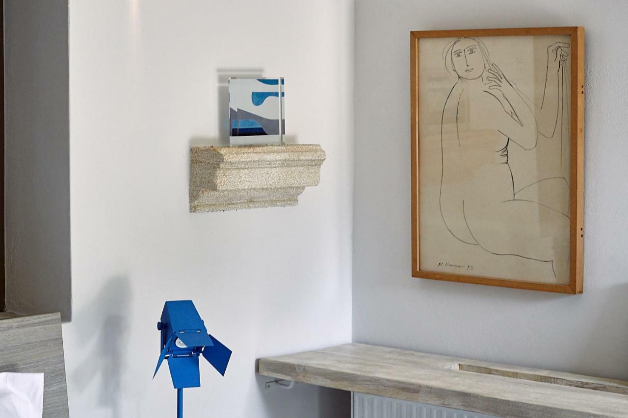 Nikolaou Art * Aegina