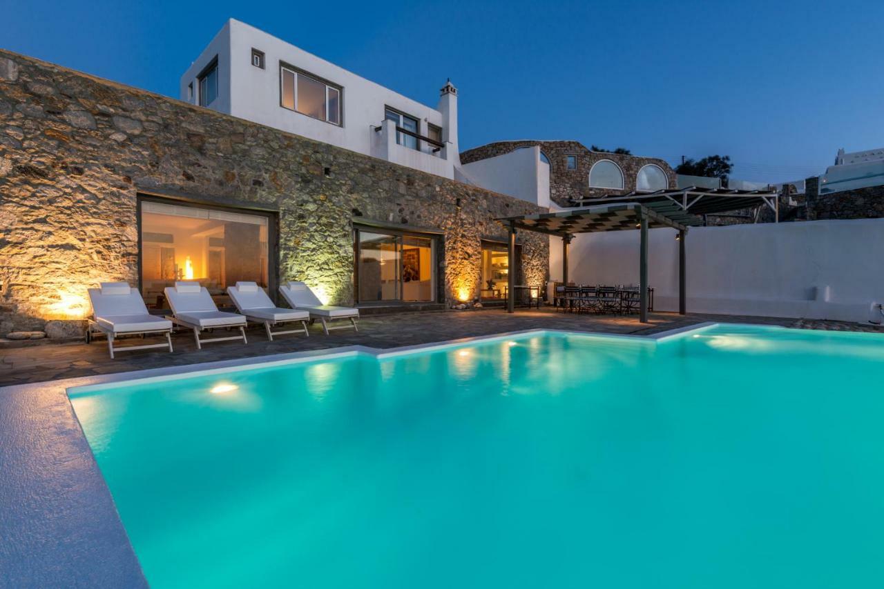 Coventina, Ornos - Cavo Delos, Mykonos