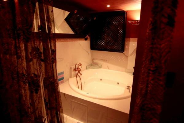 Hotel The Crystal Blue 2*